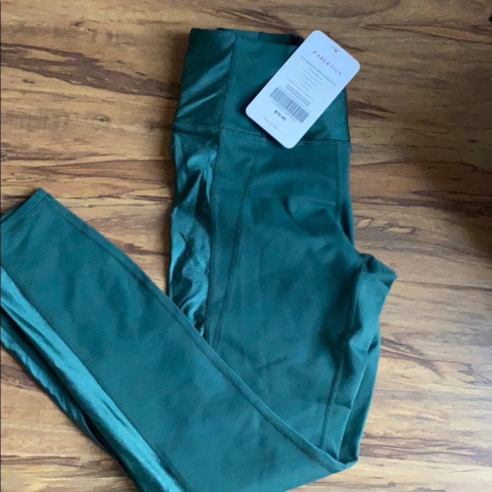 NWT green fabletics leggings